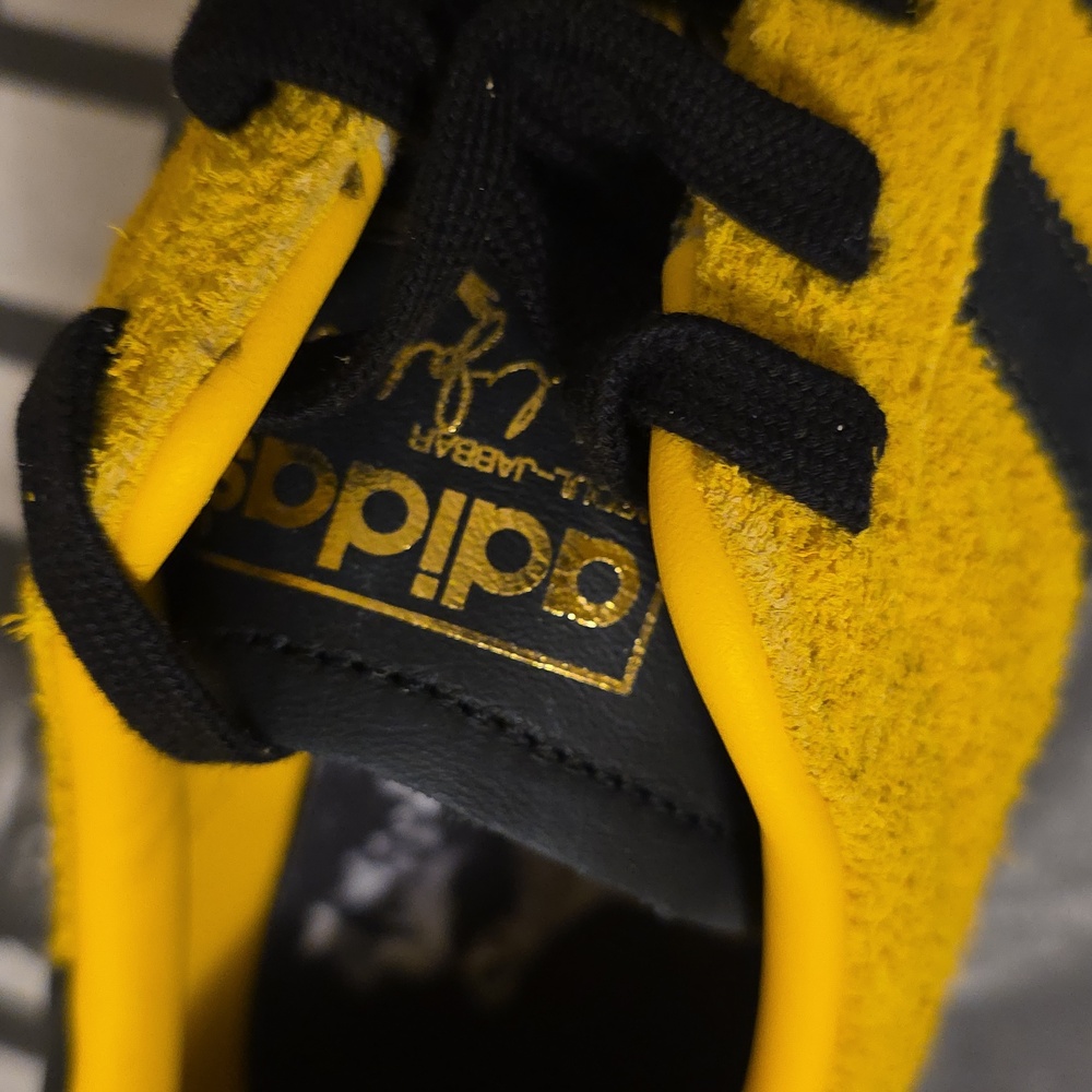 NEW Adidas Jabbar Low Black Yellow - Picture 6 of 8